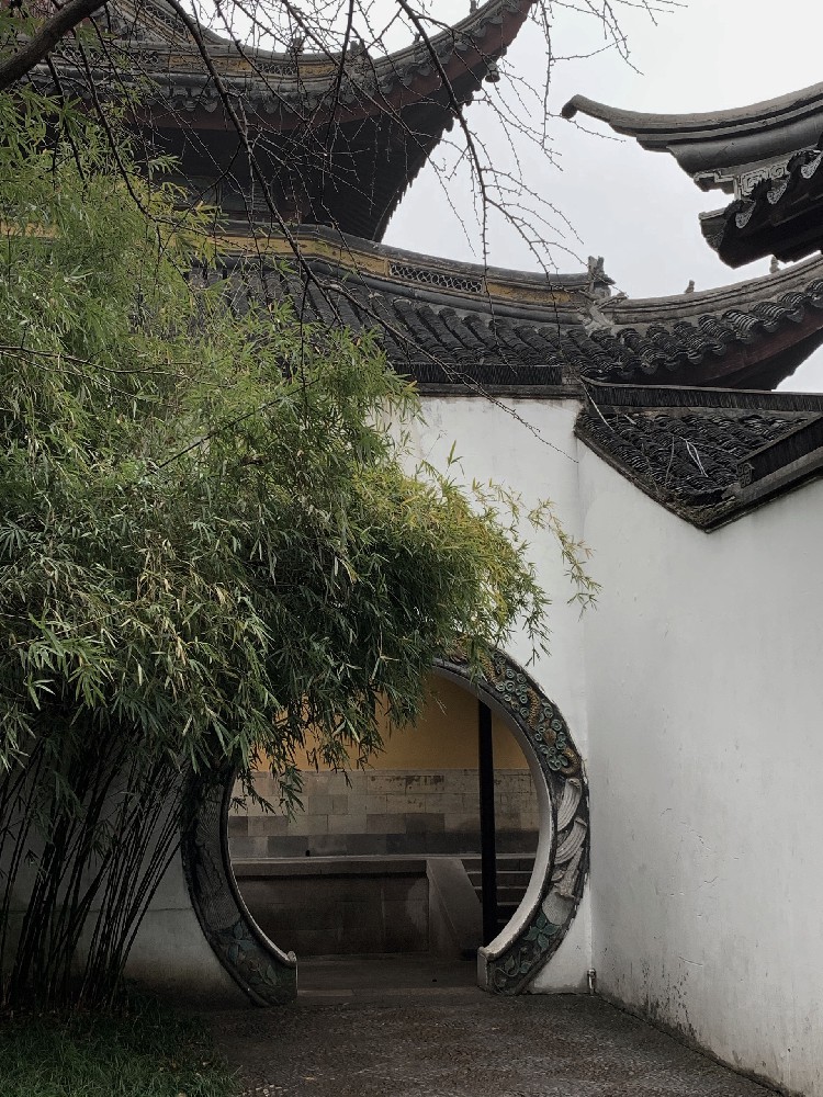 Photo taken at a corner of Yu Garden, Chenghuang Temple, Shanghai during the Spring Festival in 2024